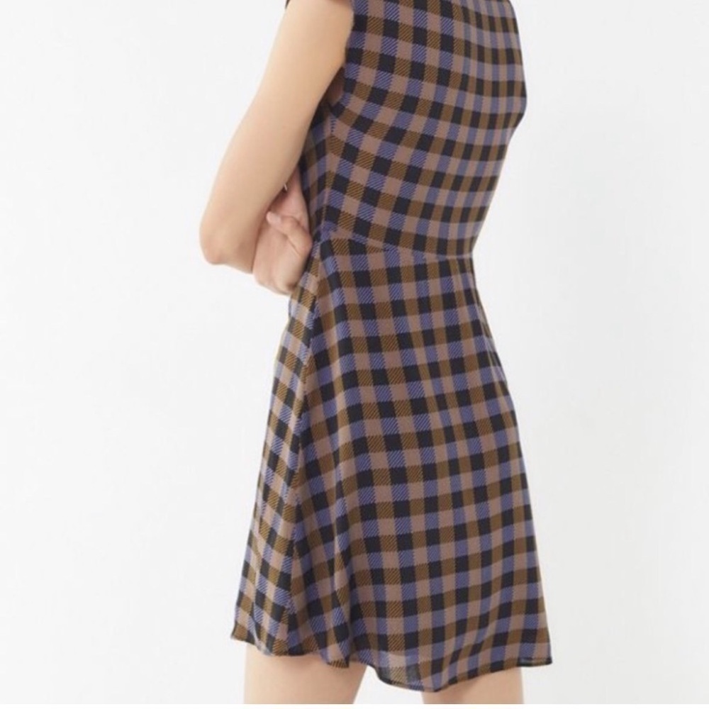 ! Urban Outfitters Nancy Short Sleeve Shirt Dress - Picture 7 of 10